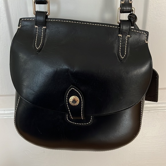 Dooney & Bourke black crossbody with duster - Picture 2 of 13